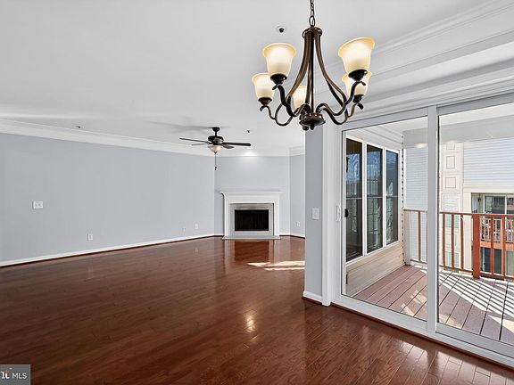 5th image of 2816 Emma Lee St APT 301