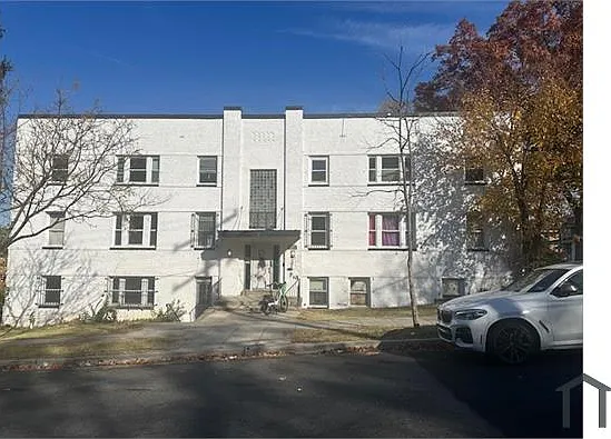 4 bed, $3,990 — Photo 2