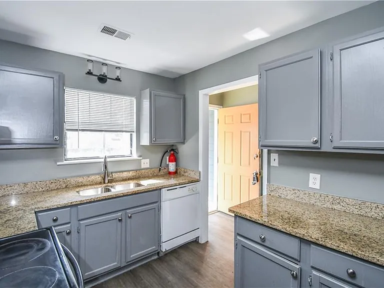 735 Oak Dr — Photo 19