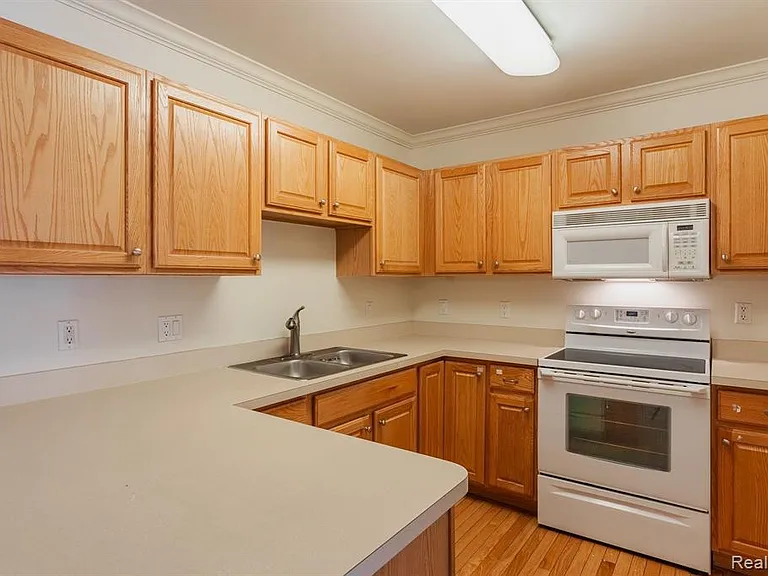 159 Allenhurst Ave — Photo 17