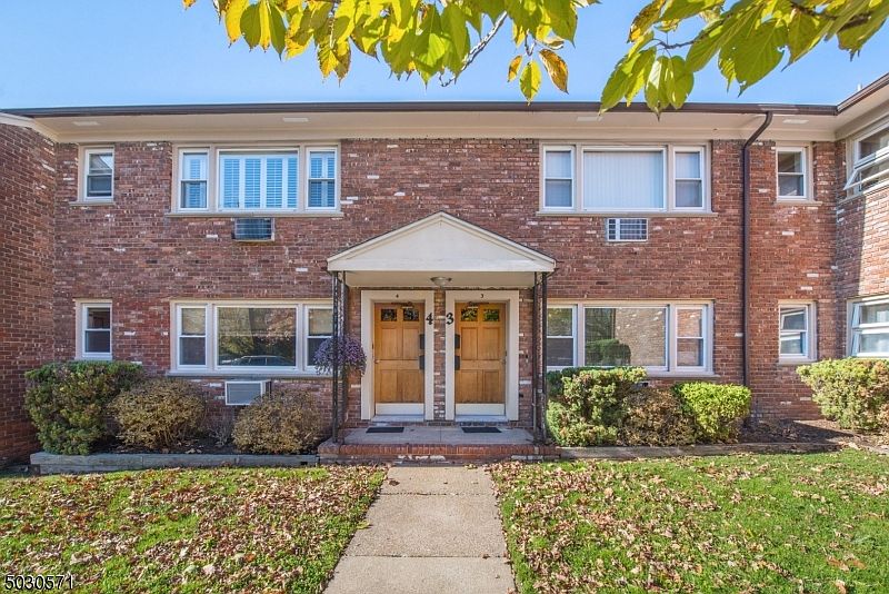 1st image of 365 BLOOMFIELD AVE #4A