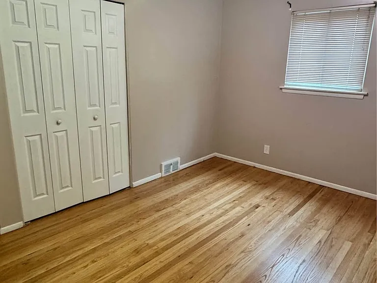 32624 Windsor St — Photo 15