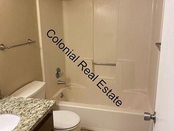 5th image of 813 Laurelwood Dr APT 2D
