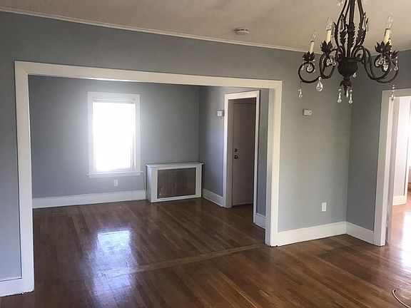 4th image of 1019 Hyde Park Ave #B