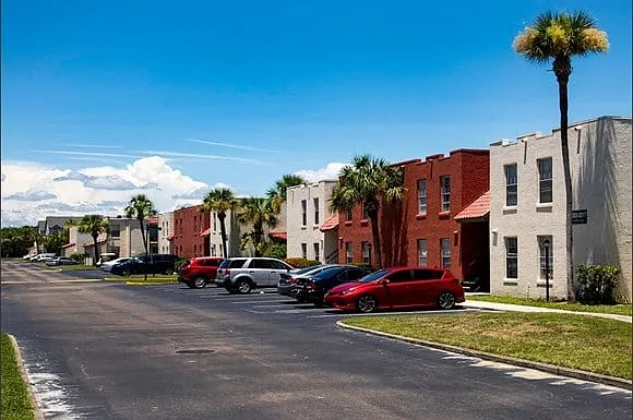 Three Fountains Apartments — Photo 4