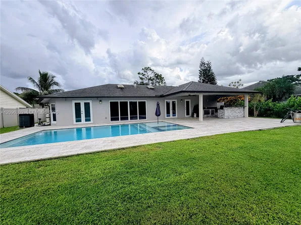 712 Juniper Pl, Wellington, FL 33414