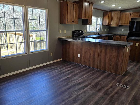4th image of 2268 Severs Road
