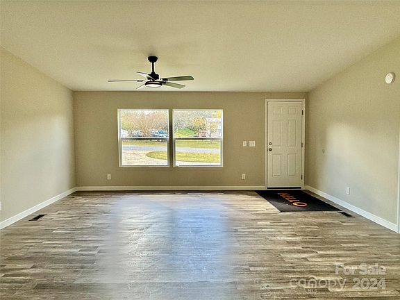 3rd image of 3508 Rock Creek Dr