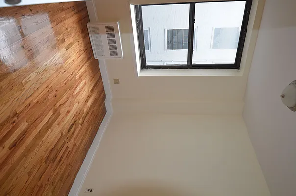 Rented by CITY SKYLINE REALTY INC | media 17