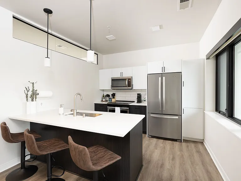 1634 N Franklin Pl #309 — Photo 7