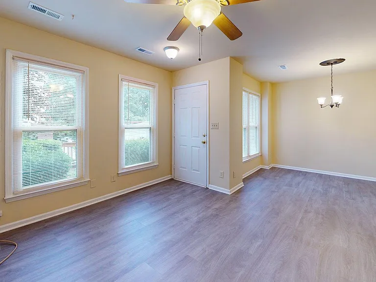 6008 Chestnut Hollow Ct — Photo 46