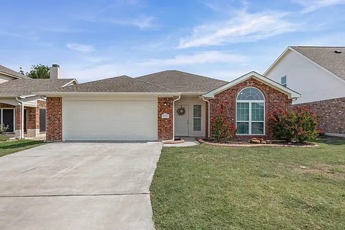 7920 Hawthorn Photo 1