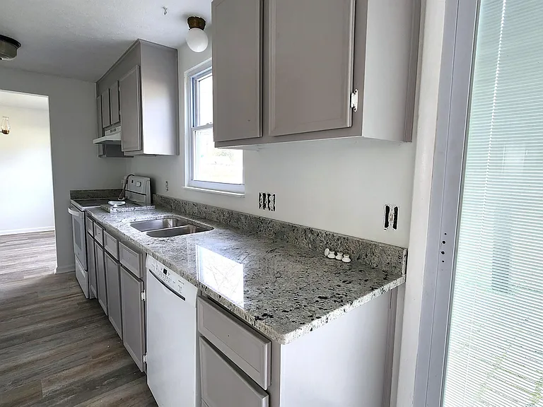 259 Windsor Castle Dr — Photo 5