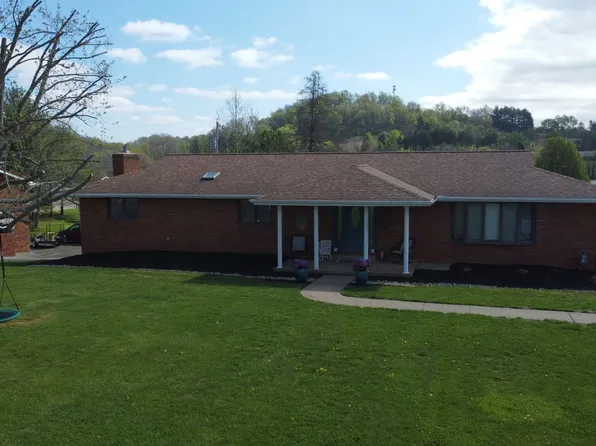 493 Debbie Dr, Gallipolis, OH 45631