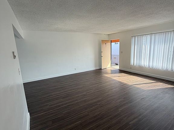 4th image of 1706 E Erie St APT 6