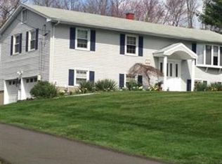 610 Knollwood Ct, Valley Cottage, NY 10989
