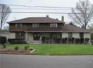 21 Frost Ave W, Edison, NJ 08820