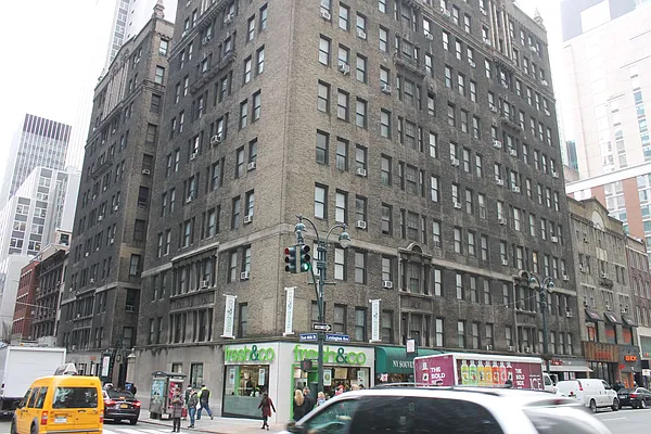 Rented by Solil Management | media 2
