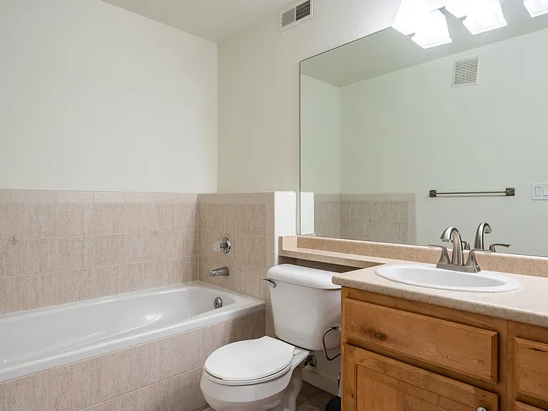 1600 Pinebrook Blvd #G1 — Photo 10