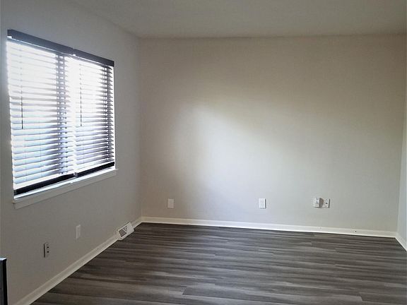 3rd image of 7219 Montana Ave #7219