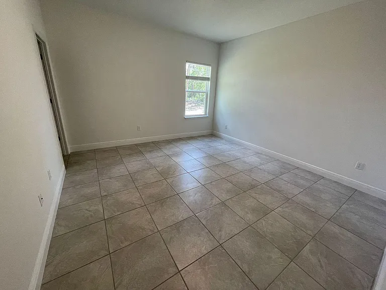 SW 29th Avenue Rd — Photo 12