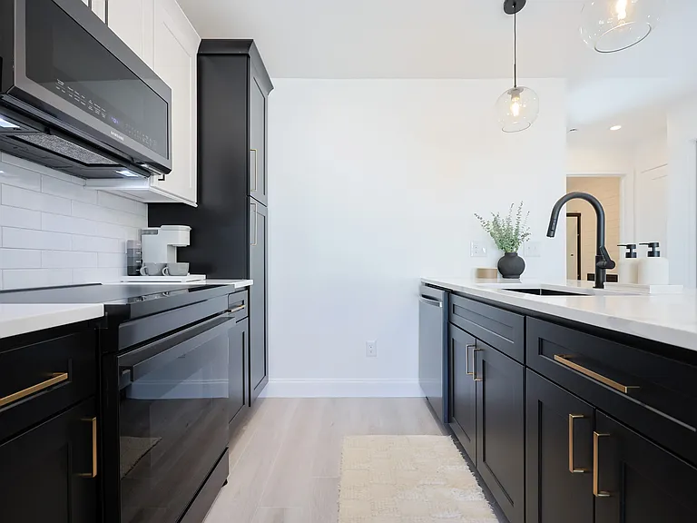 1369 Park Ave — Photo 9