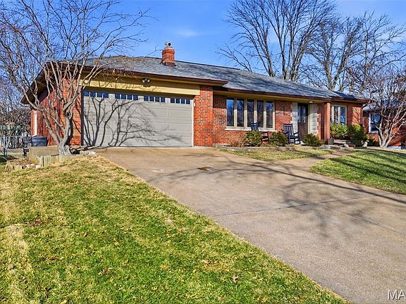 2nd image of 10643 Charrette Dr