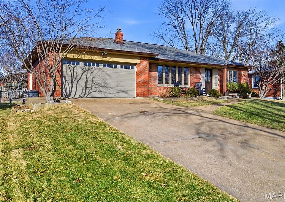 10643 Charrette Dr, Saint Louis, MO 63123 | Zillow