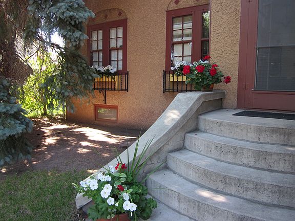 Front entrance with flowers