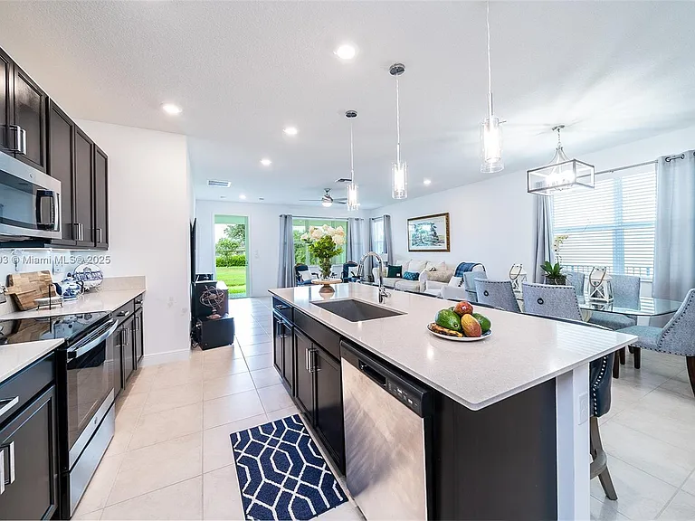 4230 Rosa Dr — Photo 13