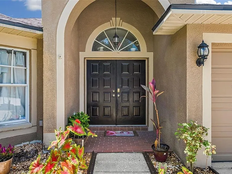 4007 Harbor Lake Dr — Photo 2