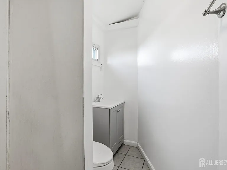 115 N Main St — Photo 14