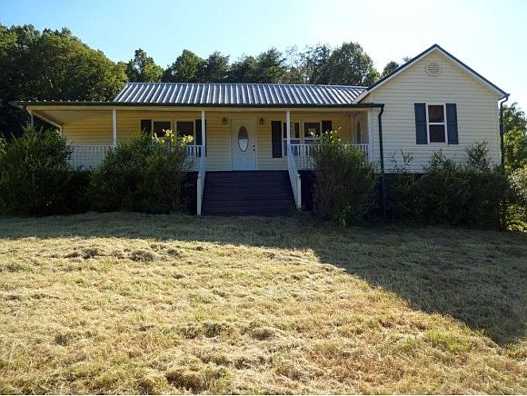 1st image of 202 Railway Ln
