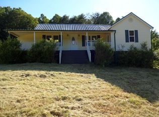 202 Railway Ln, Rogersville, TN 37857