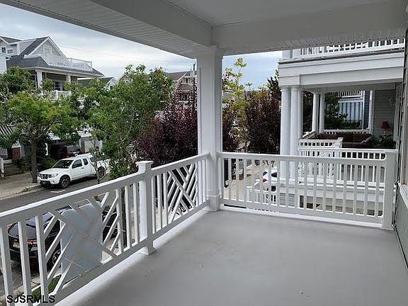 2nd image of 812 Pennlyn Pl #812B