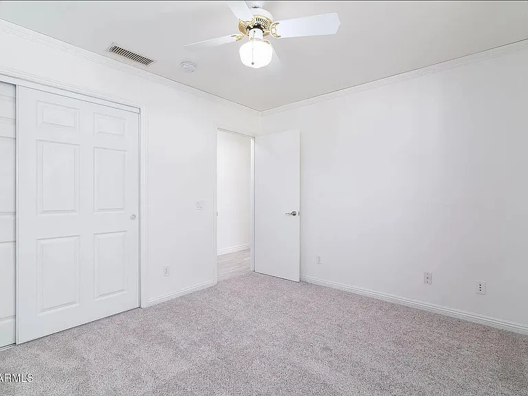 2907 S Elm St — Photo 17