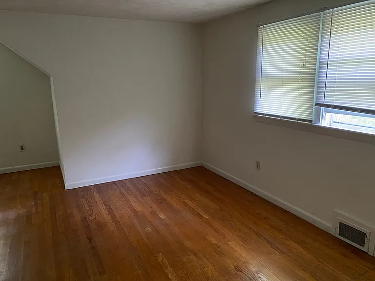 683 E Pleasant St — Photo 16