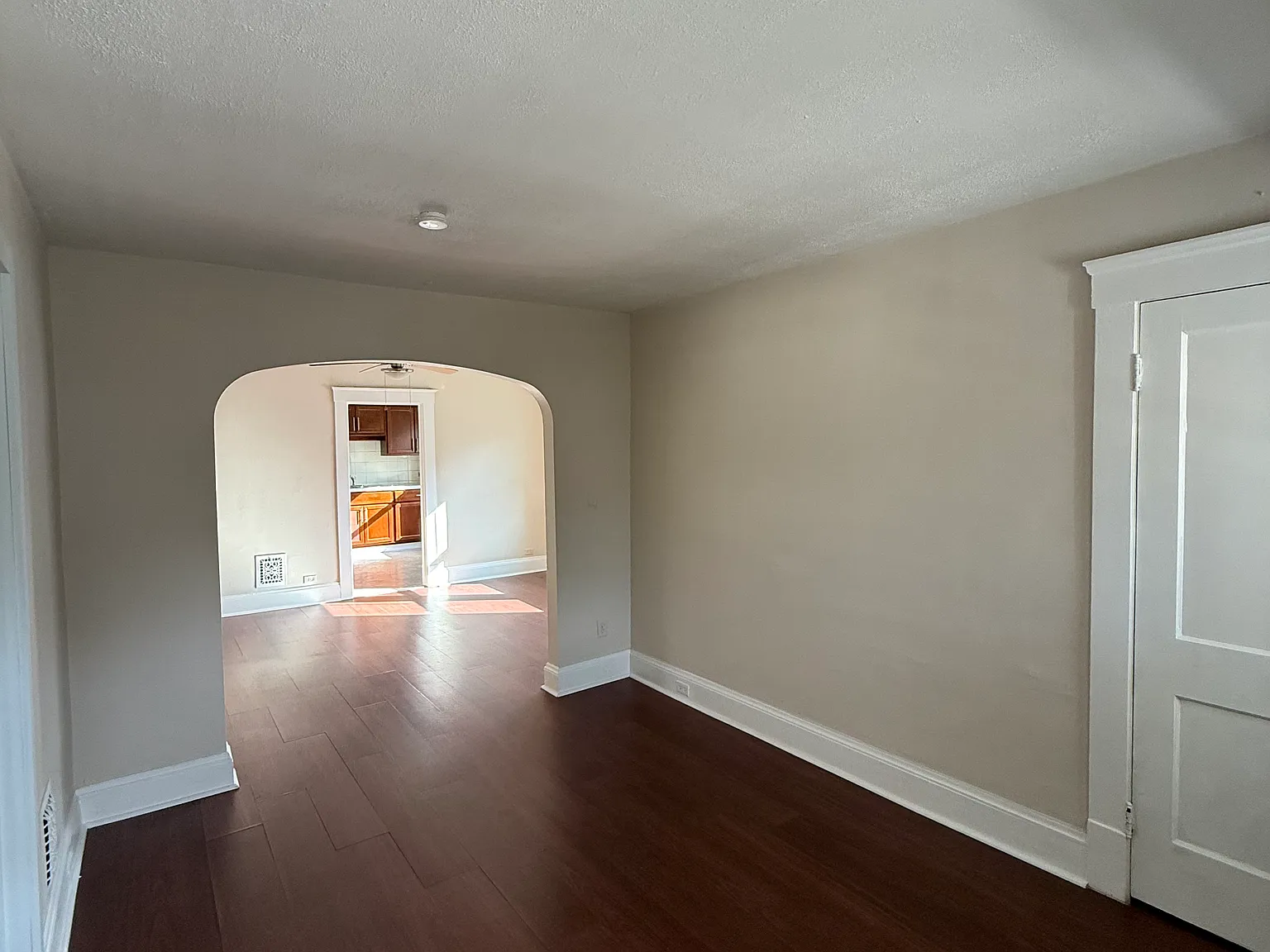 2 bed, $1,250 — Photo 4