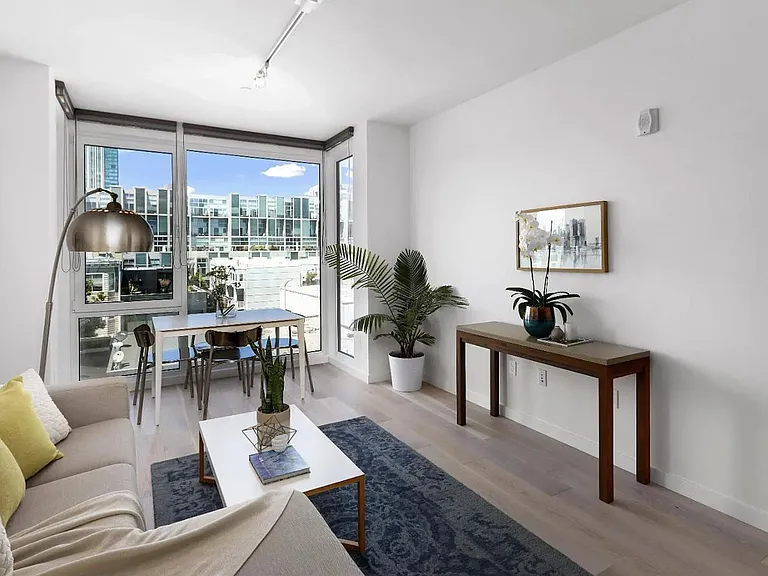 870 Harrison St #402 — Photo 17