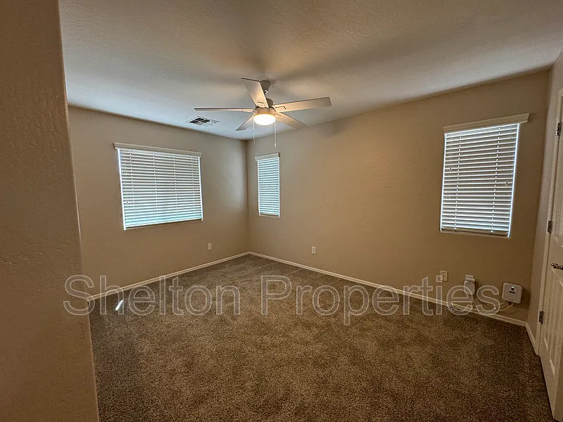3 bed, 2.5 bath, 1262 sqft, $1,825 — Photo 4