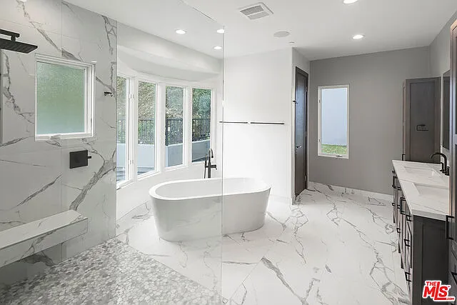 3373 Coldwater Canyon Ave — Photo 21