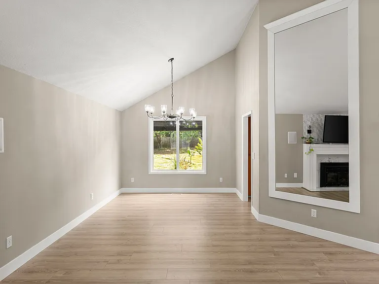 5560 SW 149th Ave — Photo 7