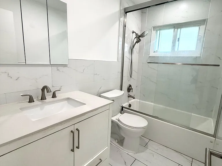 4665 SW 33rd Ave — Photo 11