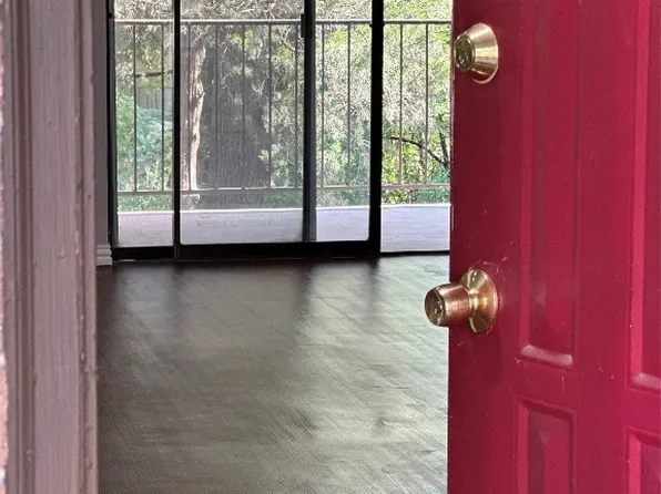 2505 Wedglea Dr #230, Dallas, TX 75211