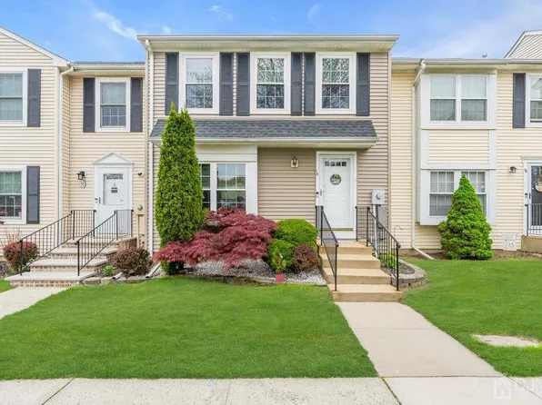 16 Telegraph Ln, Sayreville, NJ 08872