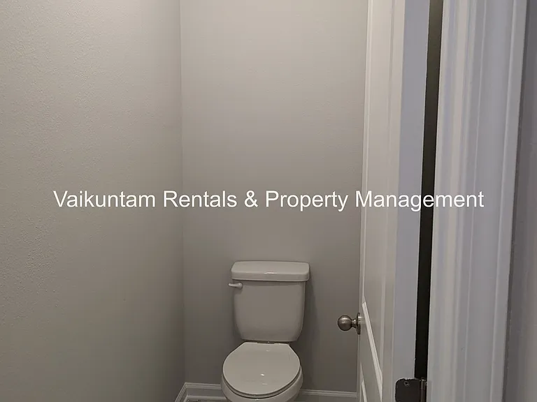 74 Newton Ln — Photo 16