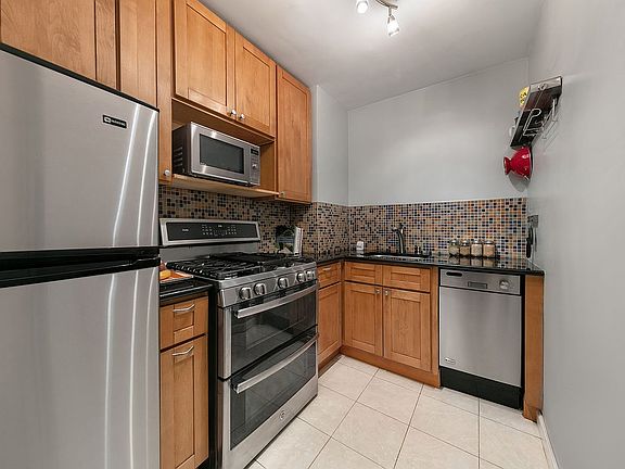 5th image of 77 E 12th St APT 10C