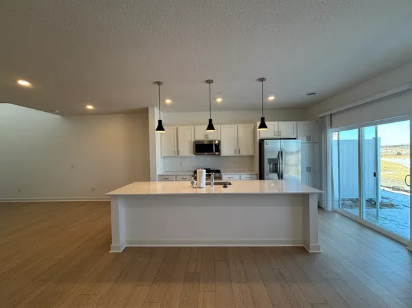 1803 Gable Dr, Carver, MN 55315