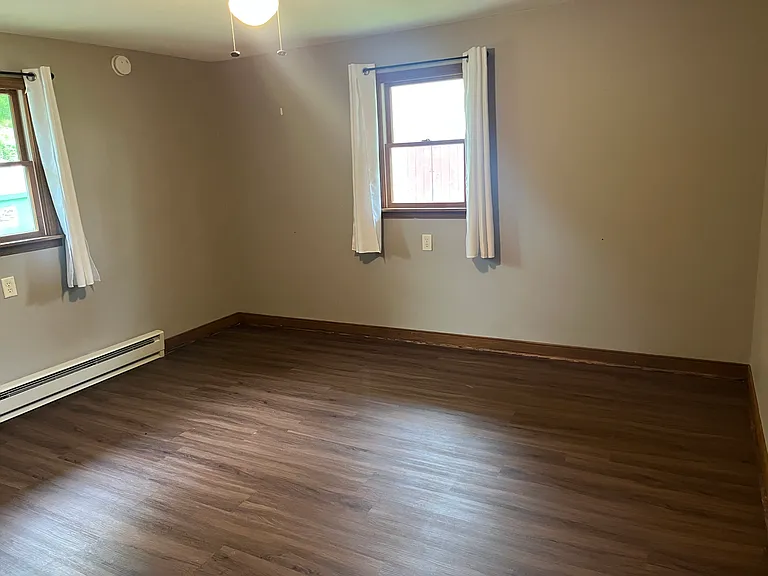 1015 Old Highway Rd — Photo 10