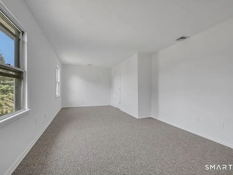2743 Boston Post Rd — Photo 17